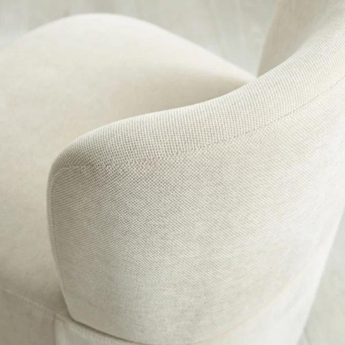 6693_furniture_Lunetta Accent Chair.jpg